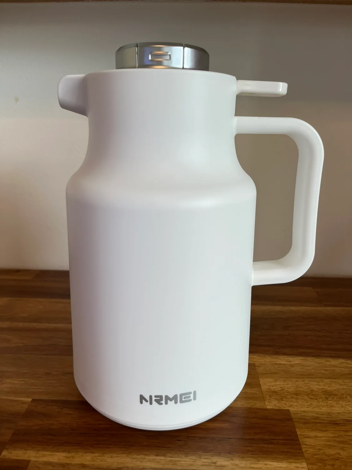 White Vacuum Carafe thumbnail