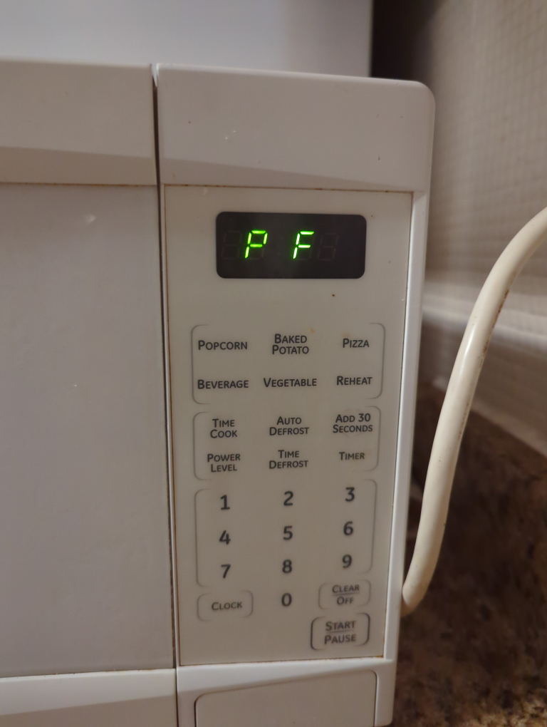 GE Microwave, Urgent sell - photo 3
