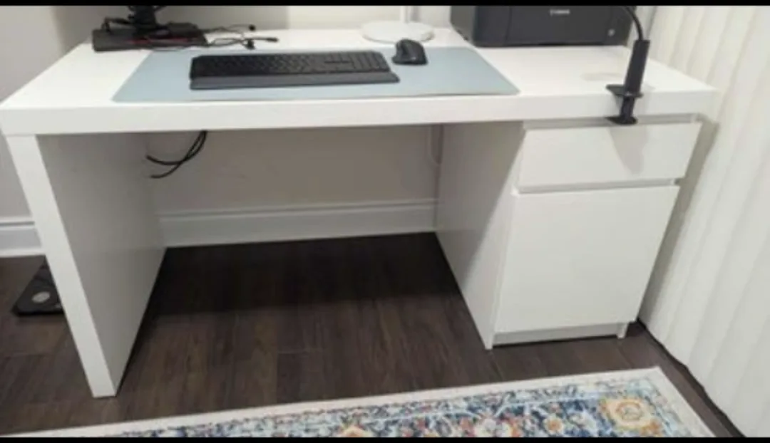 IKEA MALM Desk White (140 x 65 cm) image indicator(4)