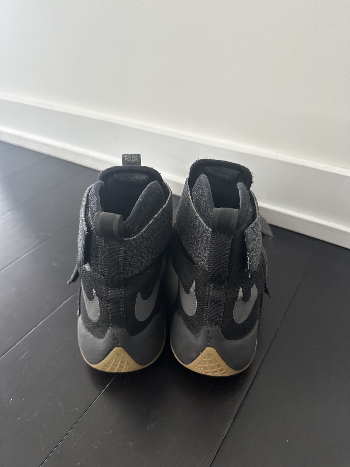 Nike LeBron Soldier 10 - photo 3