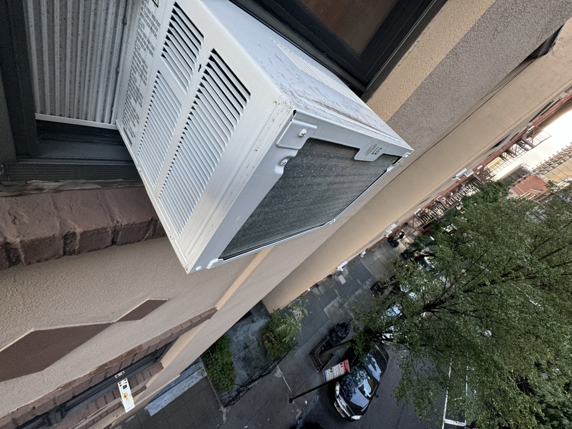 WiFi Enabled LG Air Conditioner - photo 2