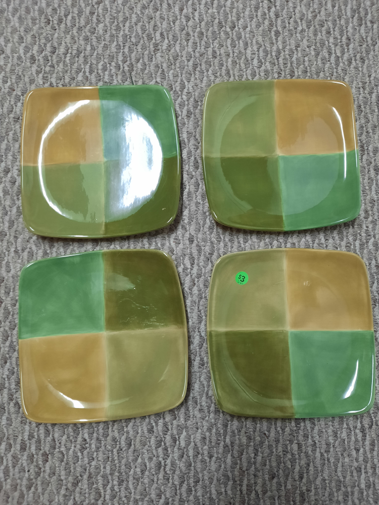 🧡Set of 4 Green and Yellow Square Plates