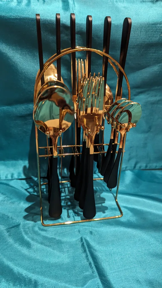 Gold Flatware Set thumbnail