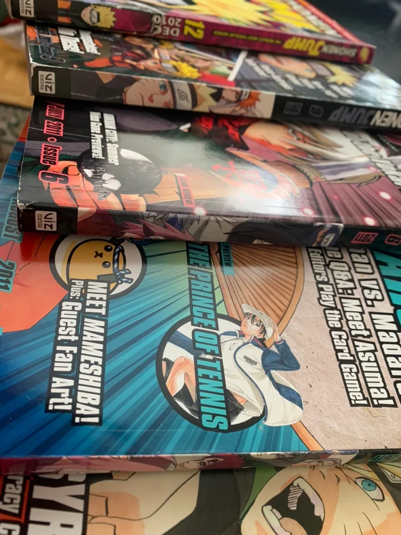 Original Shonen Jump Magazines from 2010-2011 image indicator(2)