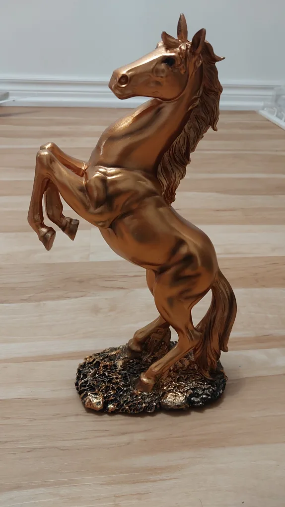 BNIB 1pc Elegant Gold Horse Figurine big size 😍 image indicator(5)