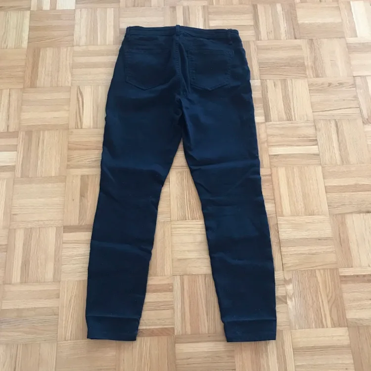 Reitmans Black Insider Jeans - Size 29 image indicator(6)