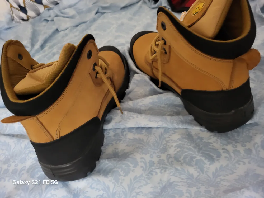 Men's Size 10 Work Boots image indicator(2)