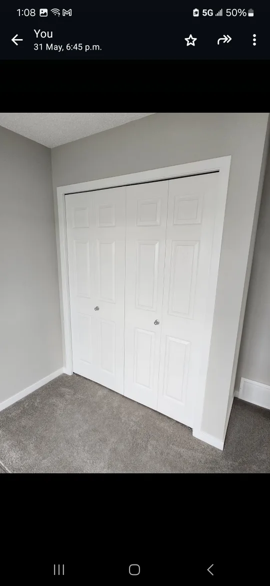 One private room is available for rent image indicator(2)