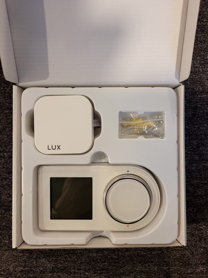 (90% new) Lux/Geo Wifi Thermostat - photo 3