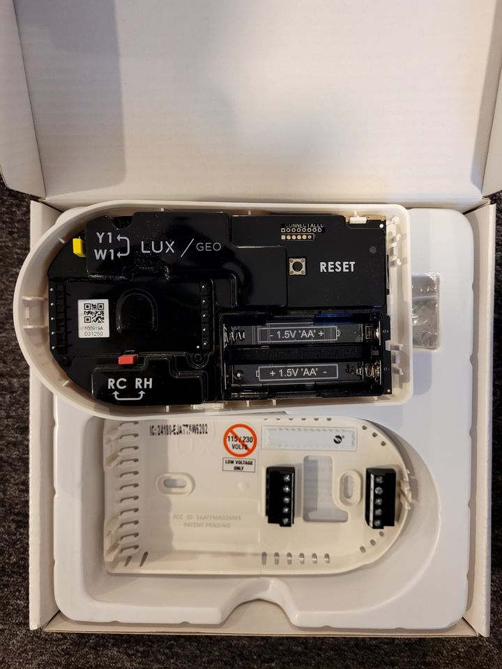 (90% new) Lux/Geo Wifi Thermostat - photo 4
