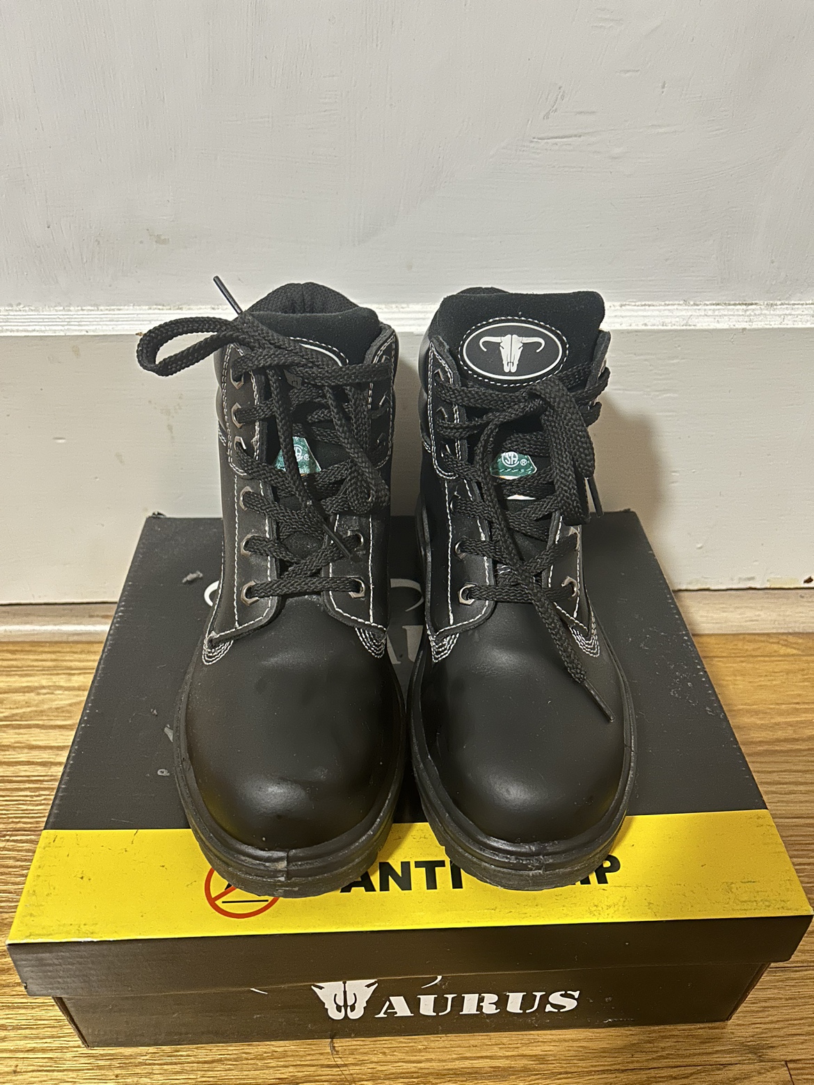 Taurus Black Safety Shoes(Anti-slip)