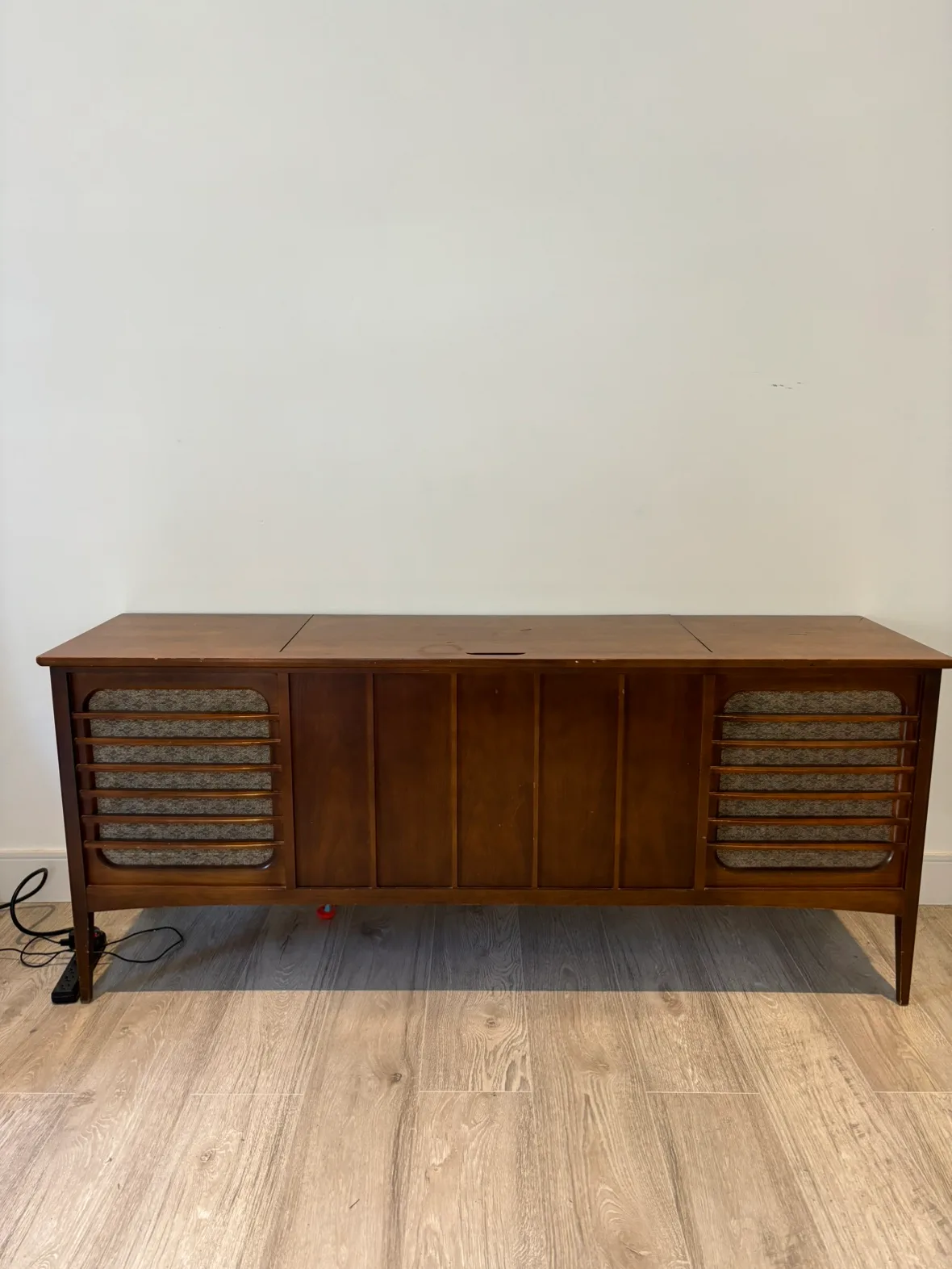 Vintage Record Player Cabinet/TV stand thumbnail