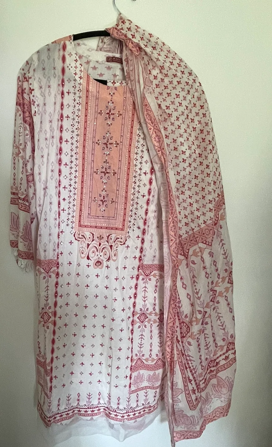 Pakistani Salwar Kameez Suits thumbnail