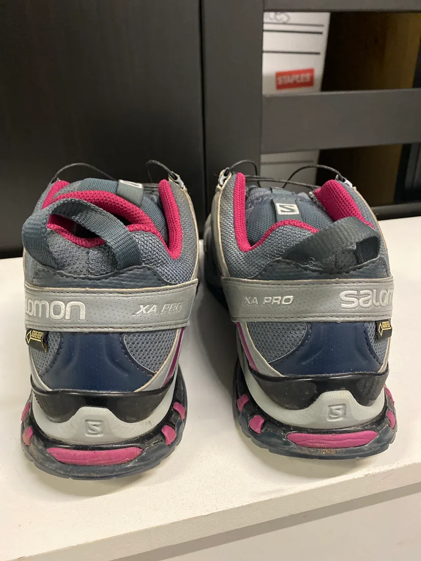 Salomon Hiking Shoes- Women’s 8 image indicator(3)