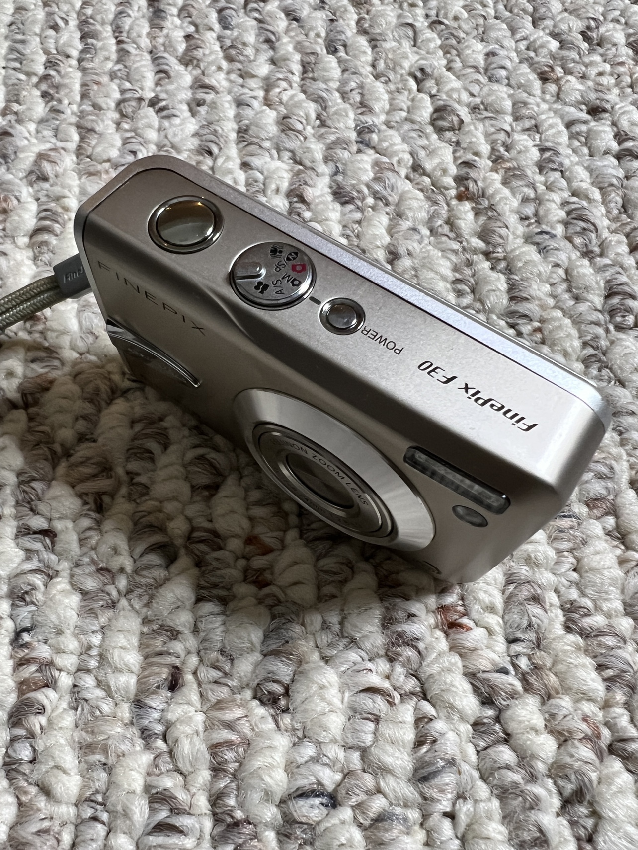 Fujifilm Finepix E510 Digital Camera - photo 3