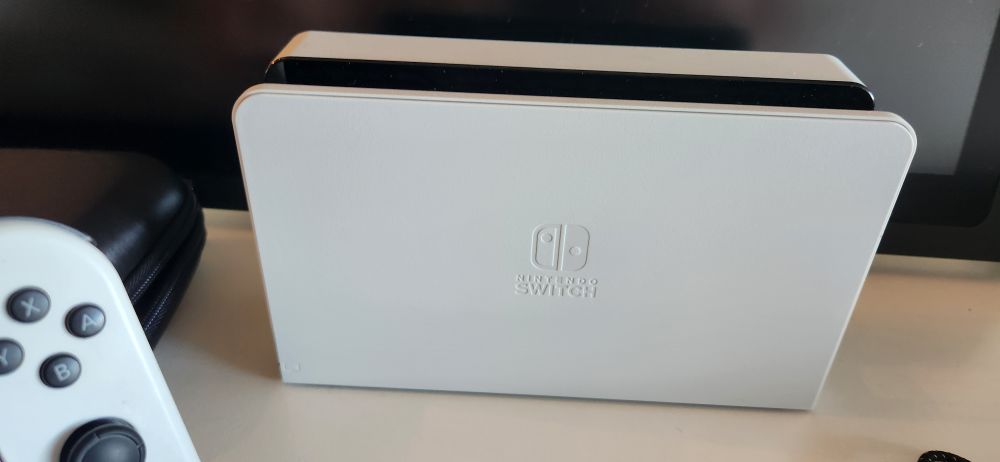 Nintendo Switch OLED  white with accesories - photo 3