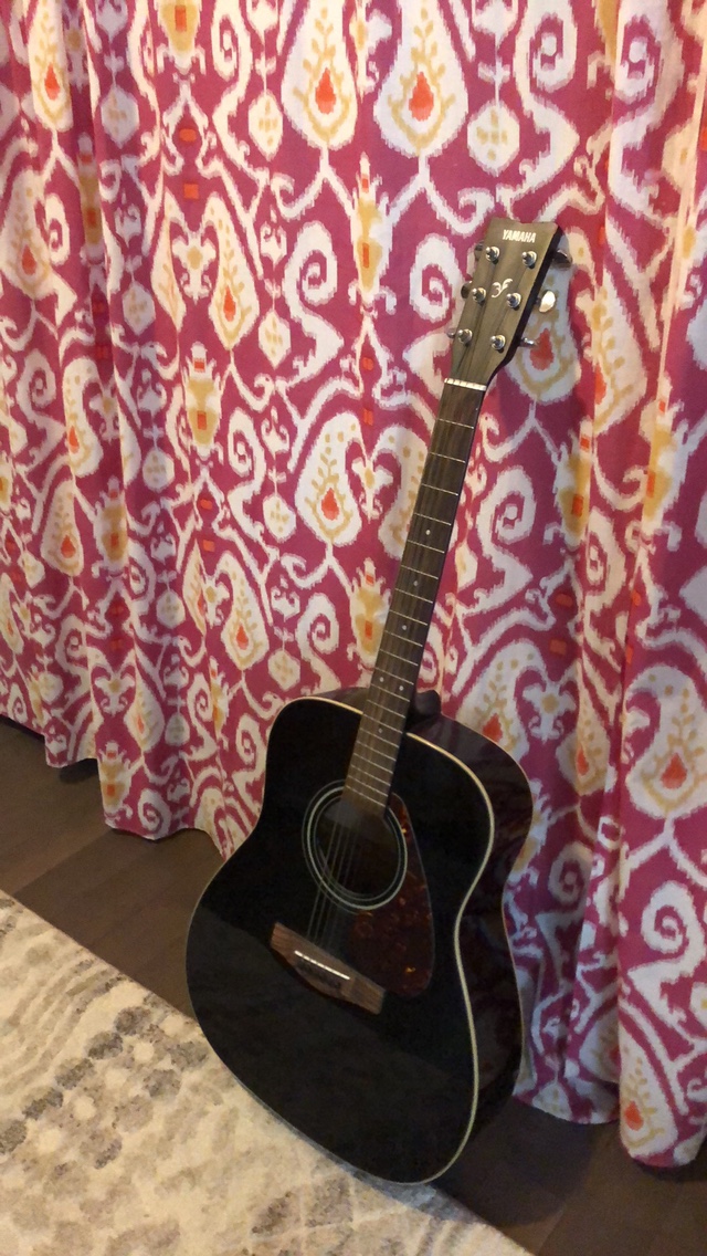 Yamaha Acoustic Guitar