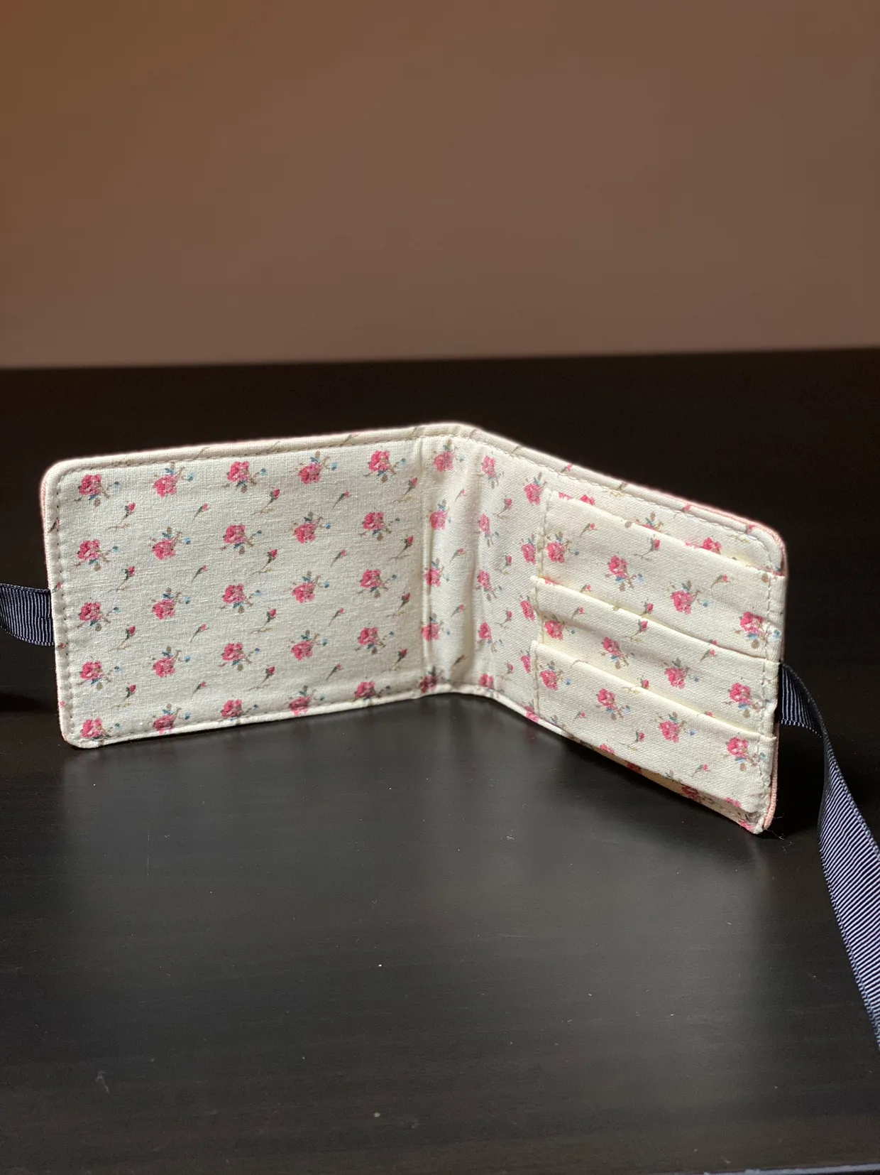 Gucci Beauty Cosmetics Pink Makeup Lipstick Pouch image indicator(3)