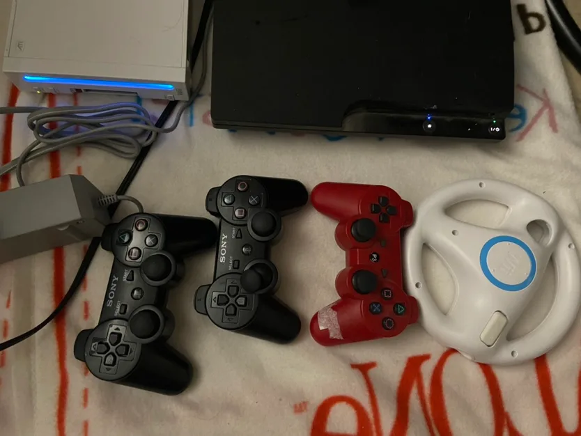 Move out clearance - consoles and accessories image indicator(3)