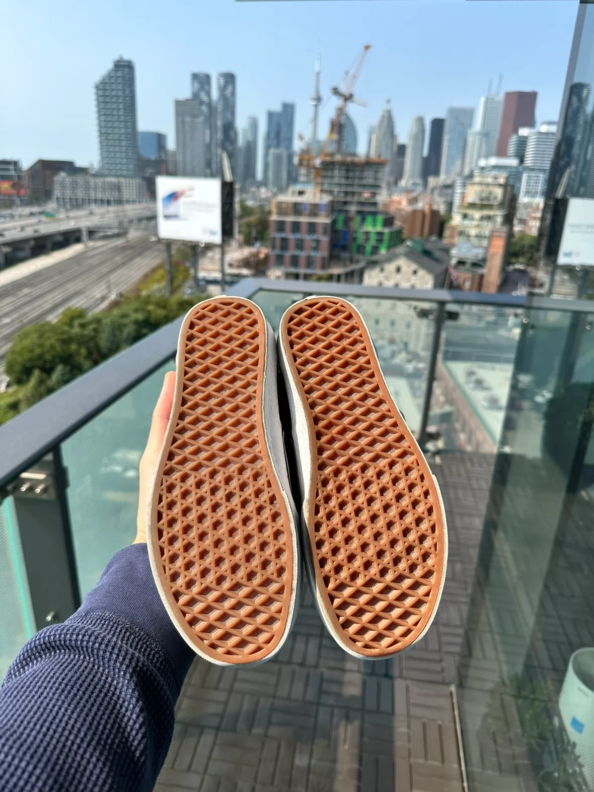 VANS AUTHENTIC, WOMENS, Size 7, BLACK/WHITE image indicator(4)