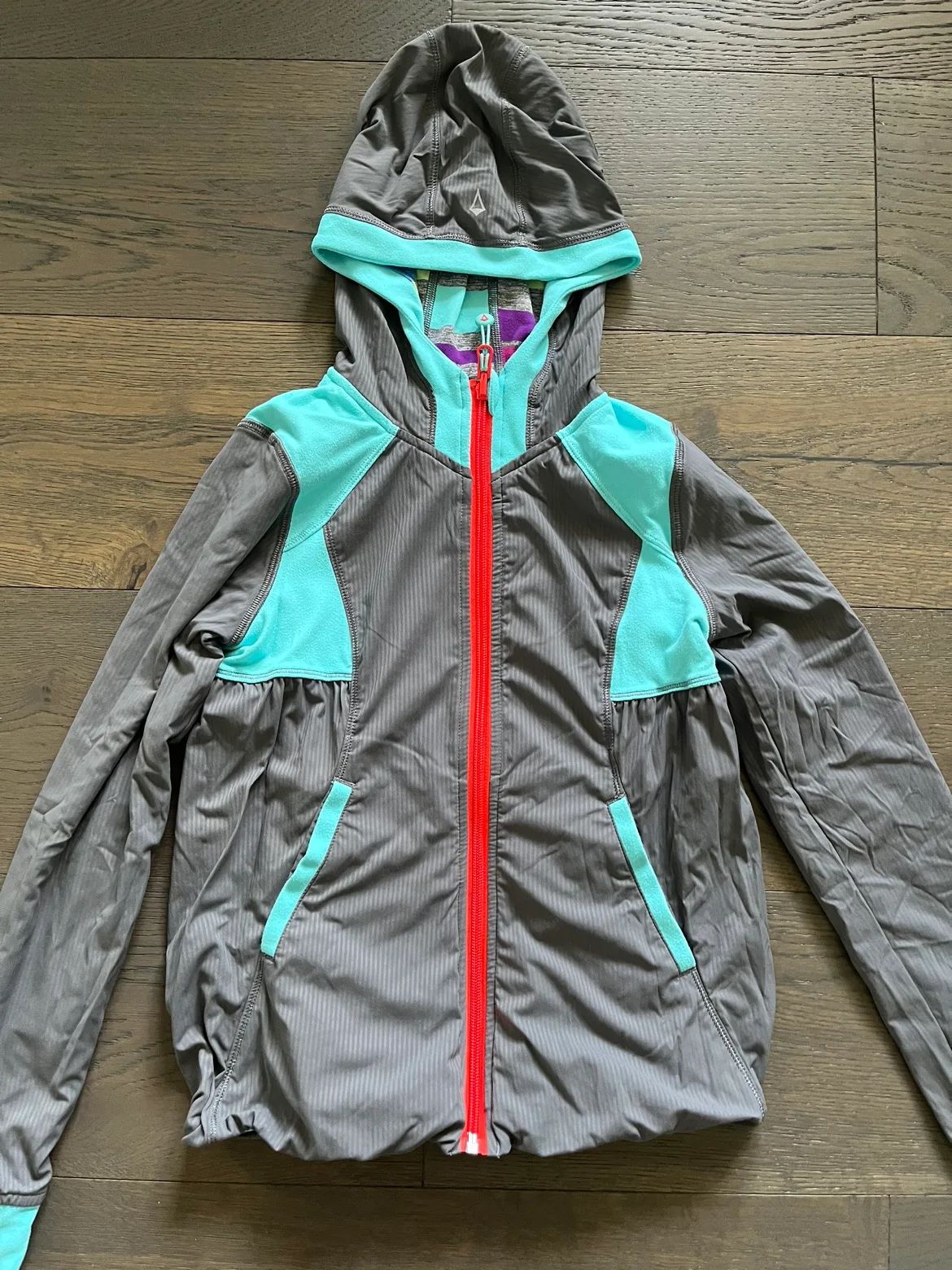 Ivivva by Lululemon girls fall jacket sz 8 EUC ret $159 image indicator(2)