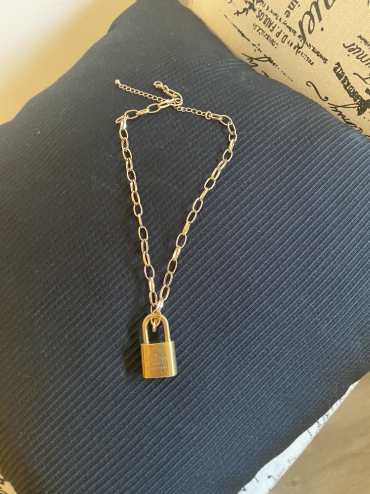Gold Padlock Necklace LV - photo 2