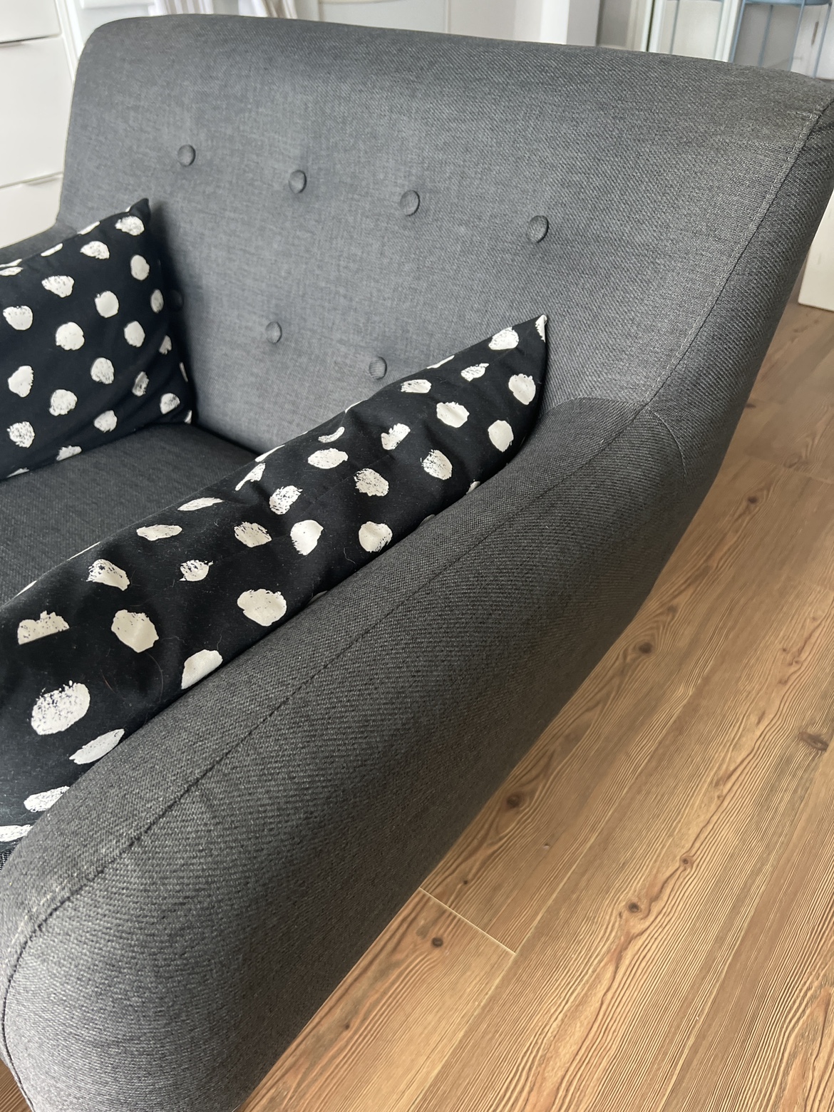 Grey chair with cushion - photo 4