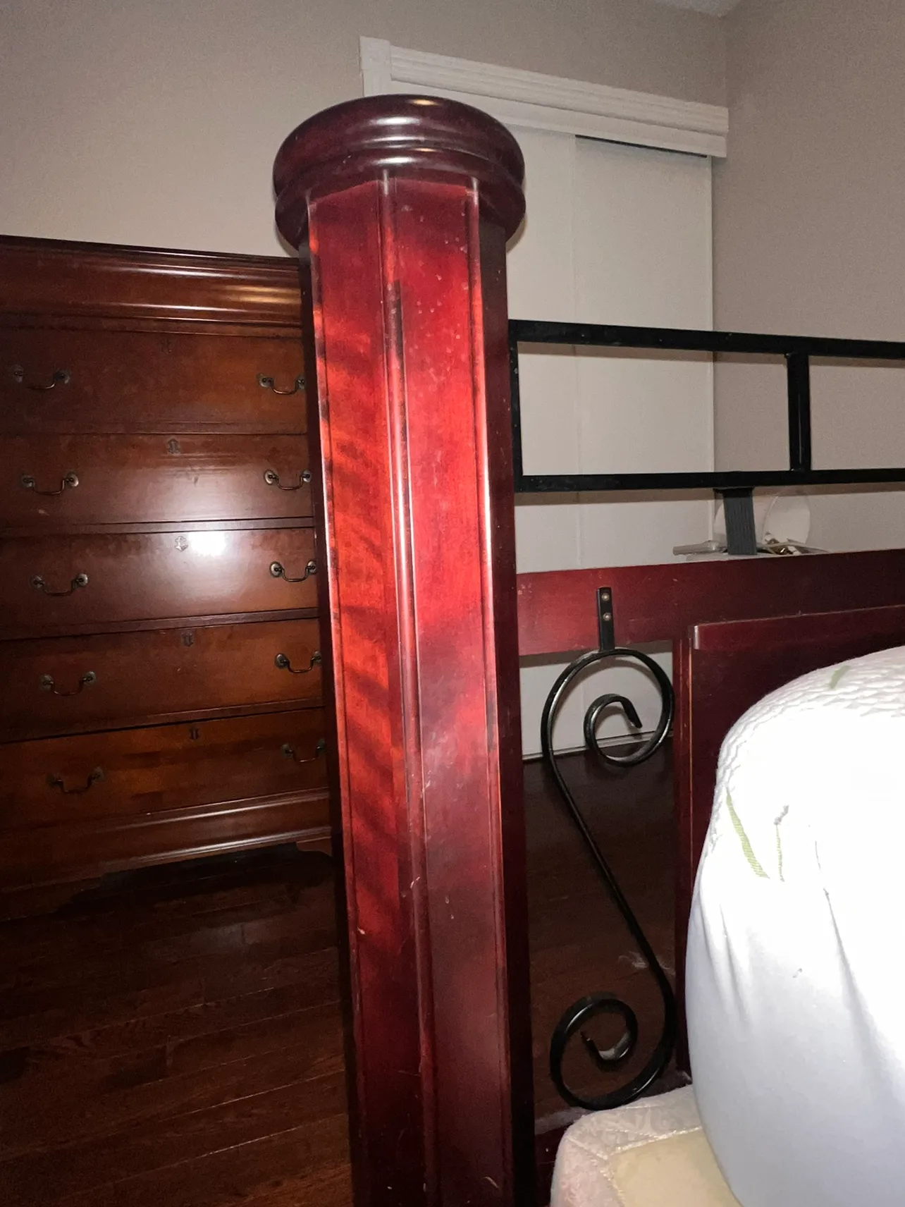 Free Queen Bed Frame image indicator(6)