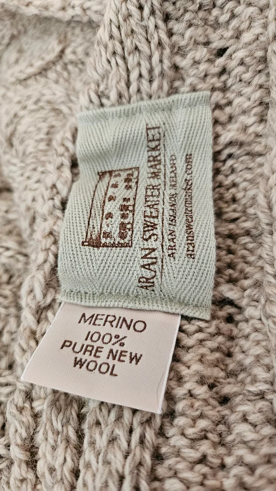 Cable Knit Shawl image indicator(4)