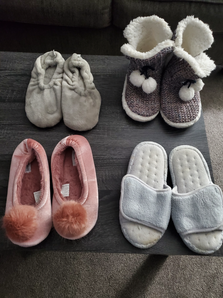 4 Pairs of Slippers