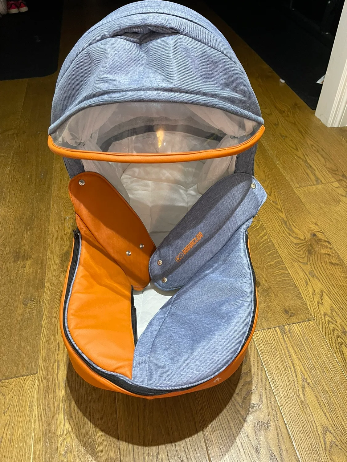 Shell baby stroller with bassinet and a diaper bag image indicator(5)