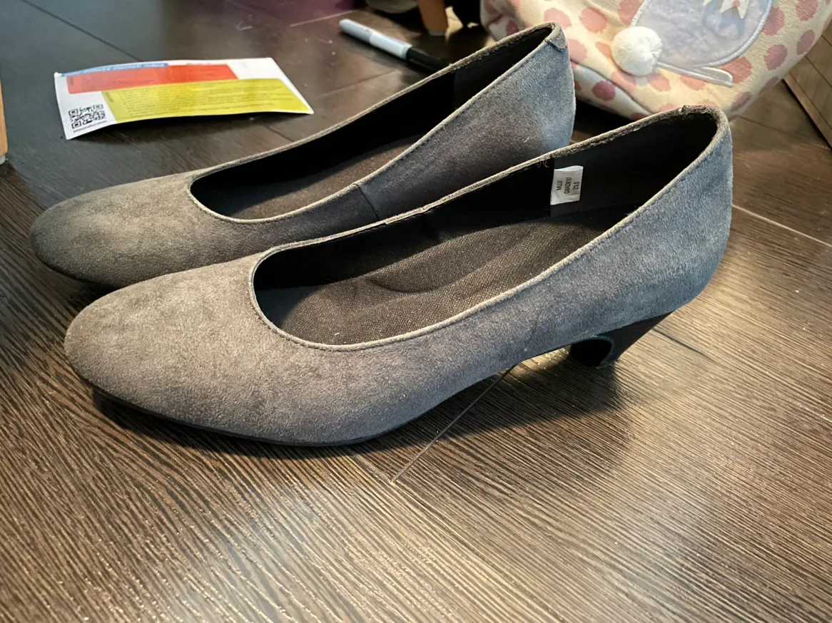 Muji Grey Suede Low Heels image indicator(2)