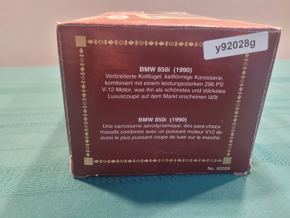 BMW 850i 1:18 Scale Die Cast Model Car - photo 5
