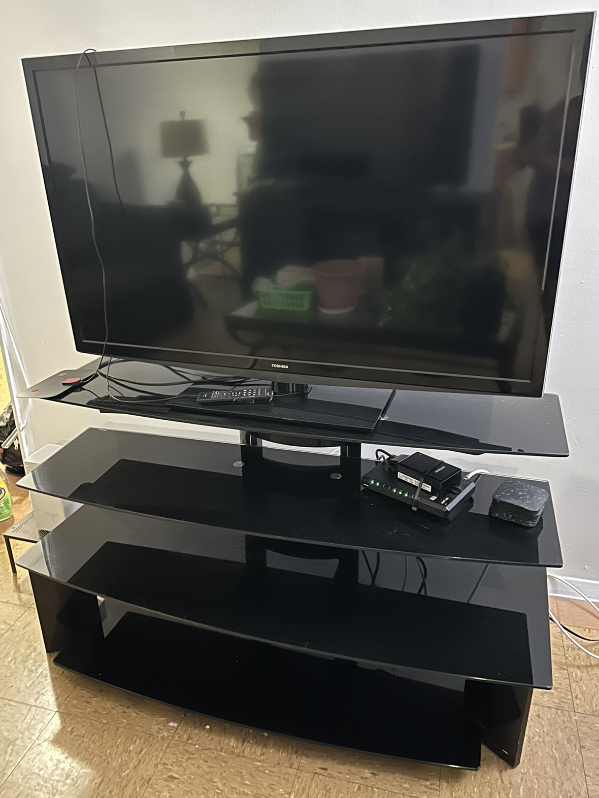 Black Glass TV Stand with 55inch TV not smart - photo 2