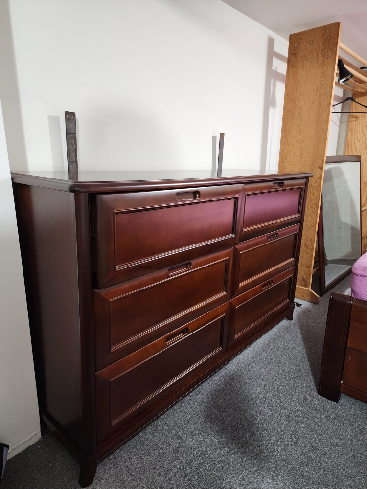 Solid wood queen bedroom set - photo 5