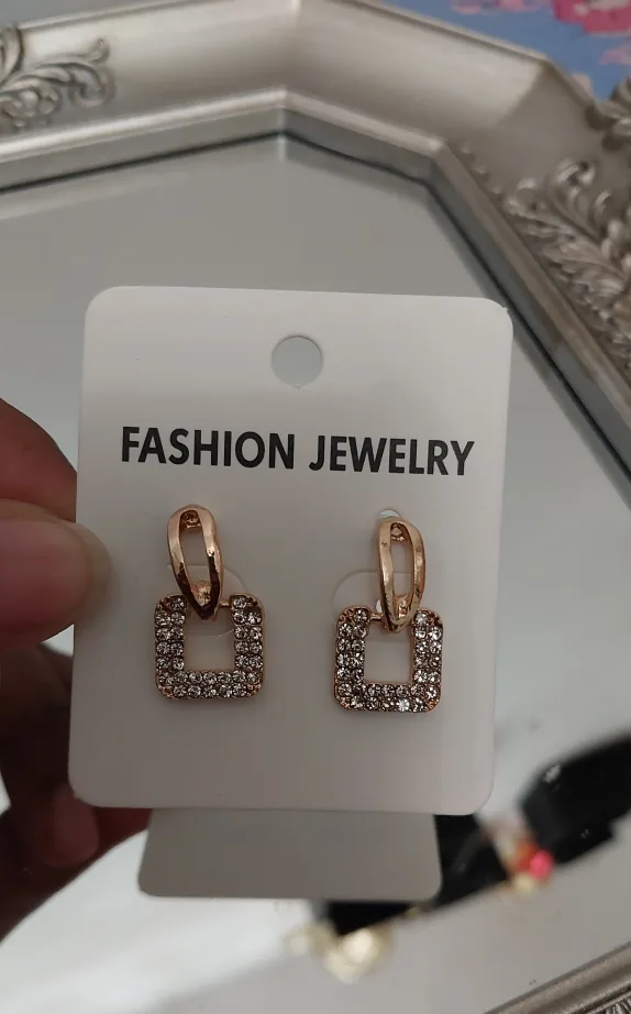 🧡BNIB stunningly beautiful stud earrings 🧡 image indicator(2)