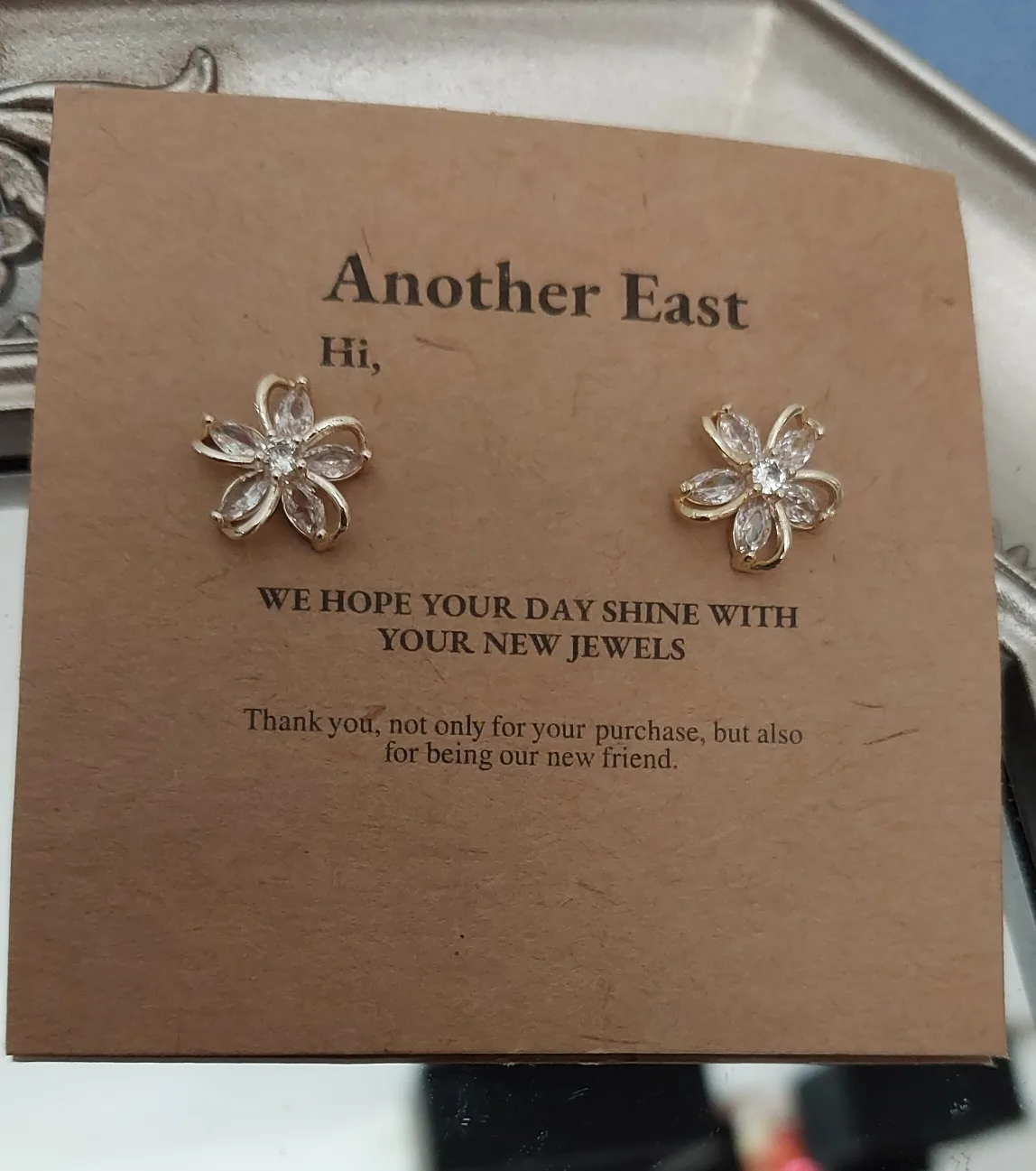 🧡BNIB stunningly beautiful stud earrings 🧡 image indicator(4)