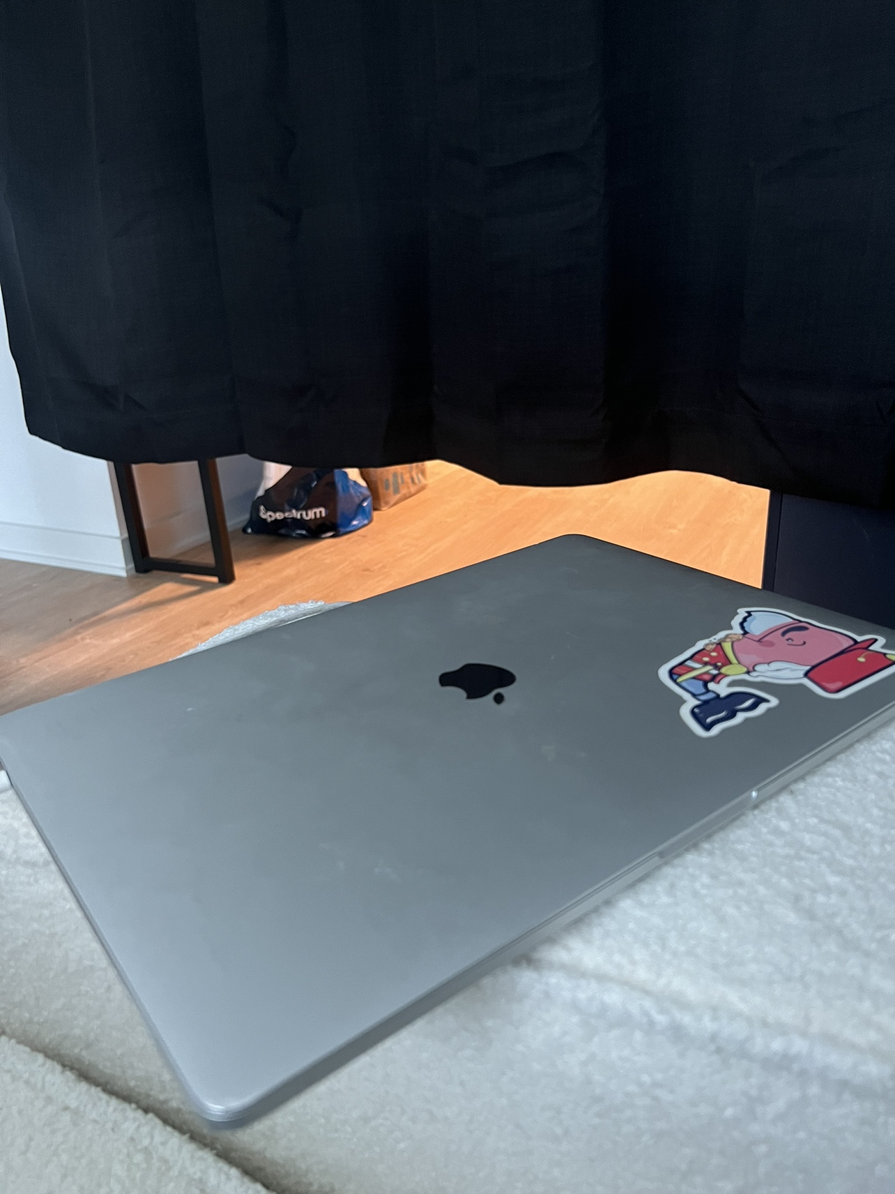 MacBook Pro 2017 15inch - photo 2