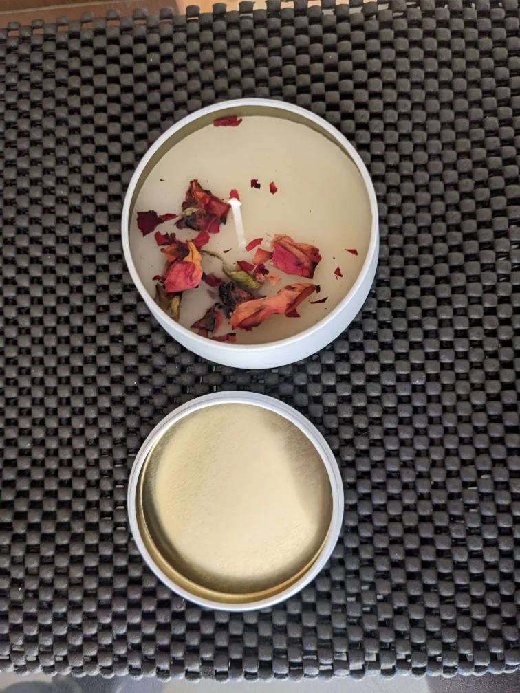 Floral Candle in Tin image indicator(2)