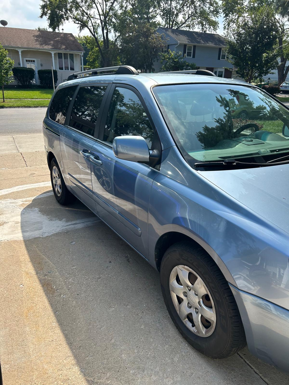Kia Sedona - photo 2
