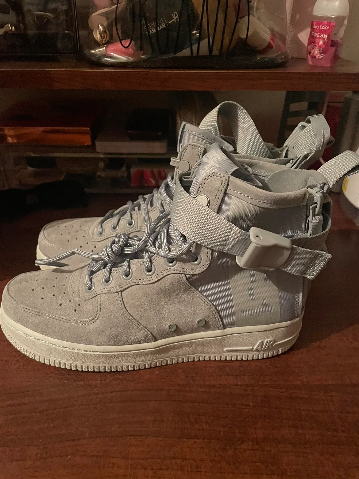 Nike Air Force 1 High Utility image indicator(2)