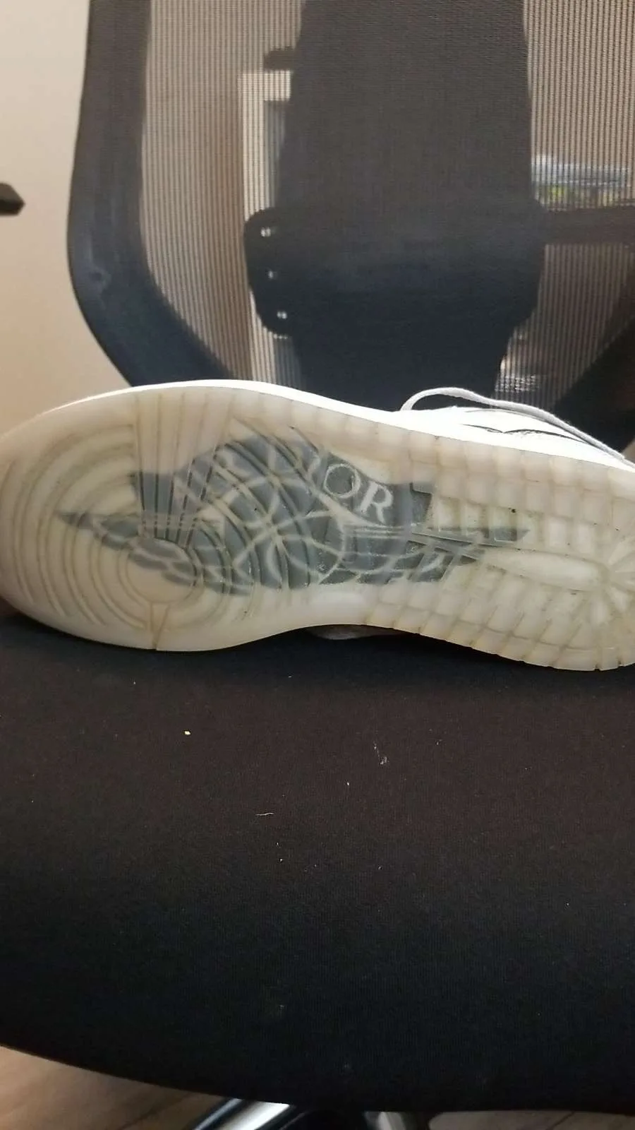 Air Jordan 1 diors Retro High OG image indicator(3)