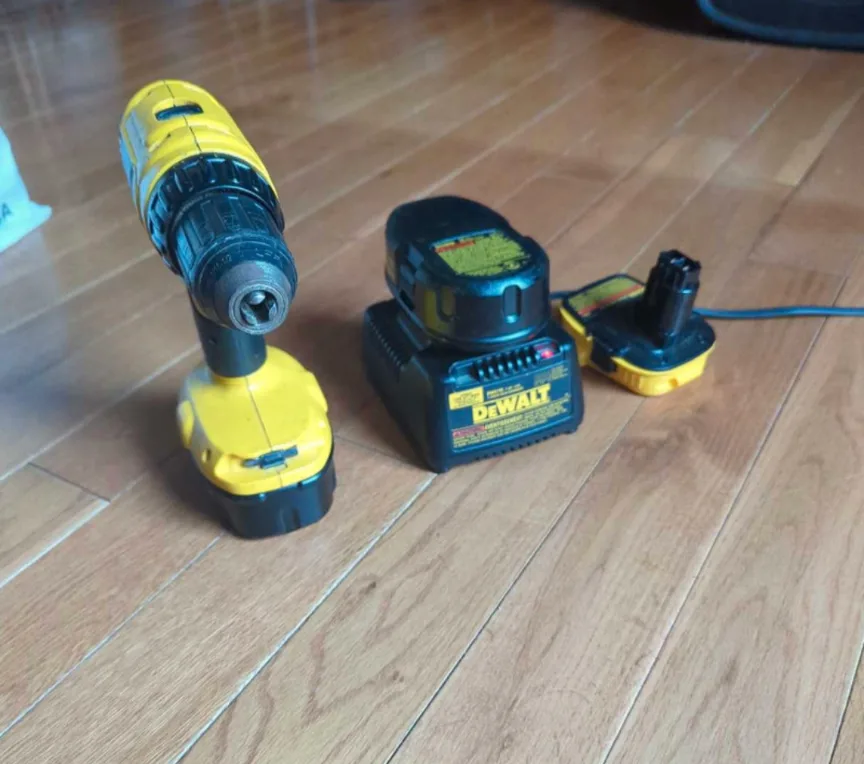 DeWALT 18v Drill thumbnail
