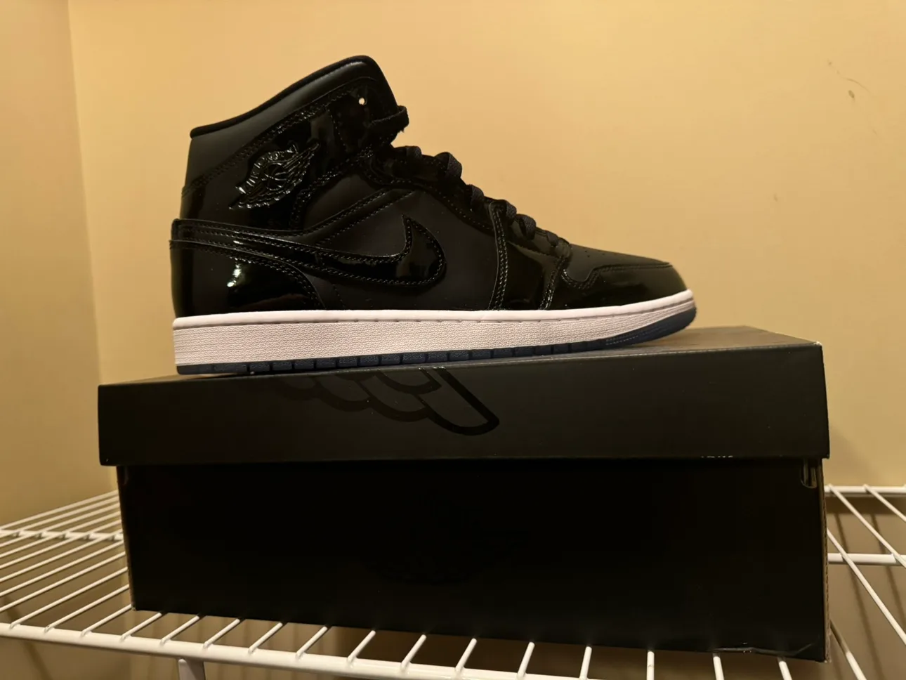 Air Jordan 1 Mid SE  SPACE JAM- Size 11 image indicator(4)