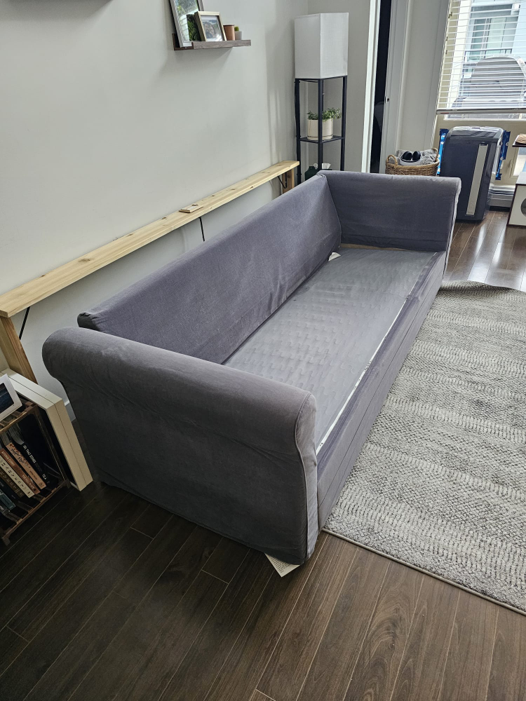 well taken care of couch - photo 4