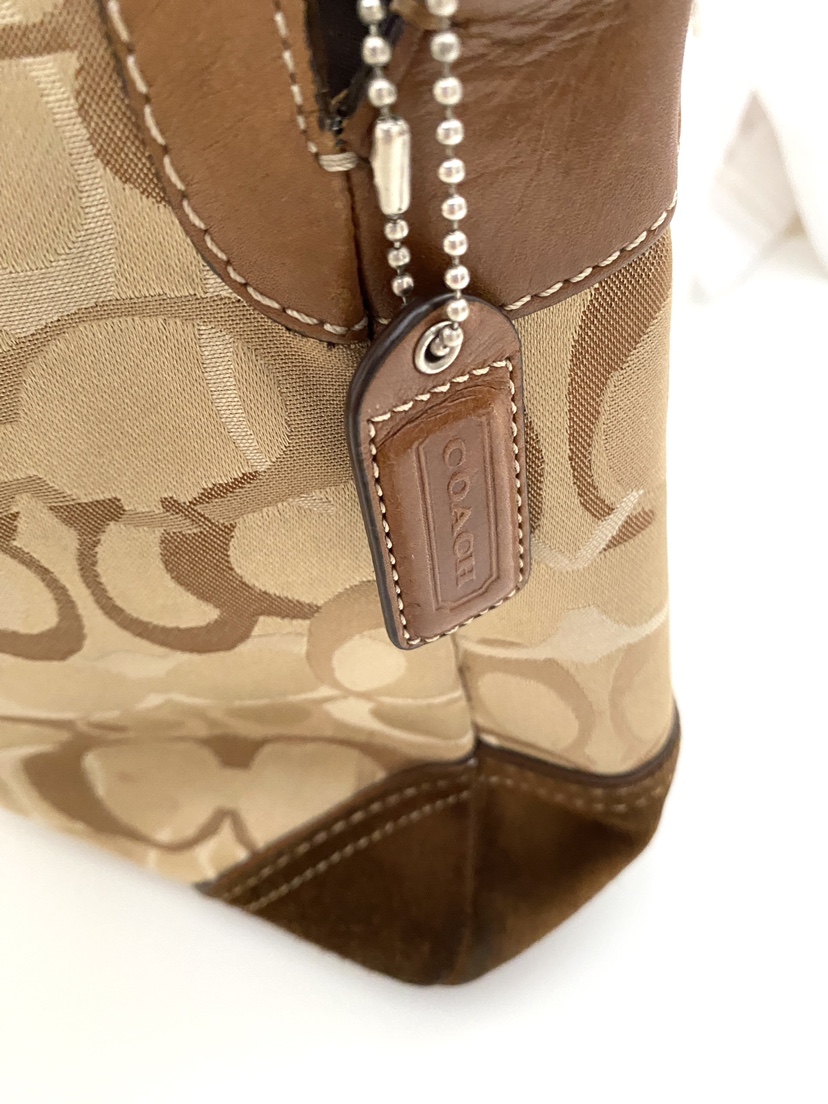 Coach Signature Beige Suede Shoulder Bag - photo 4