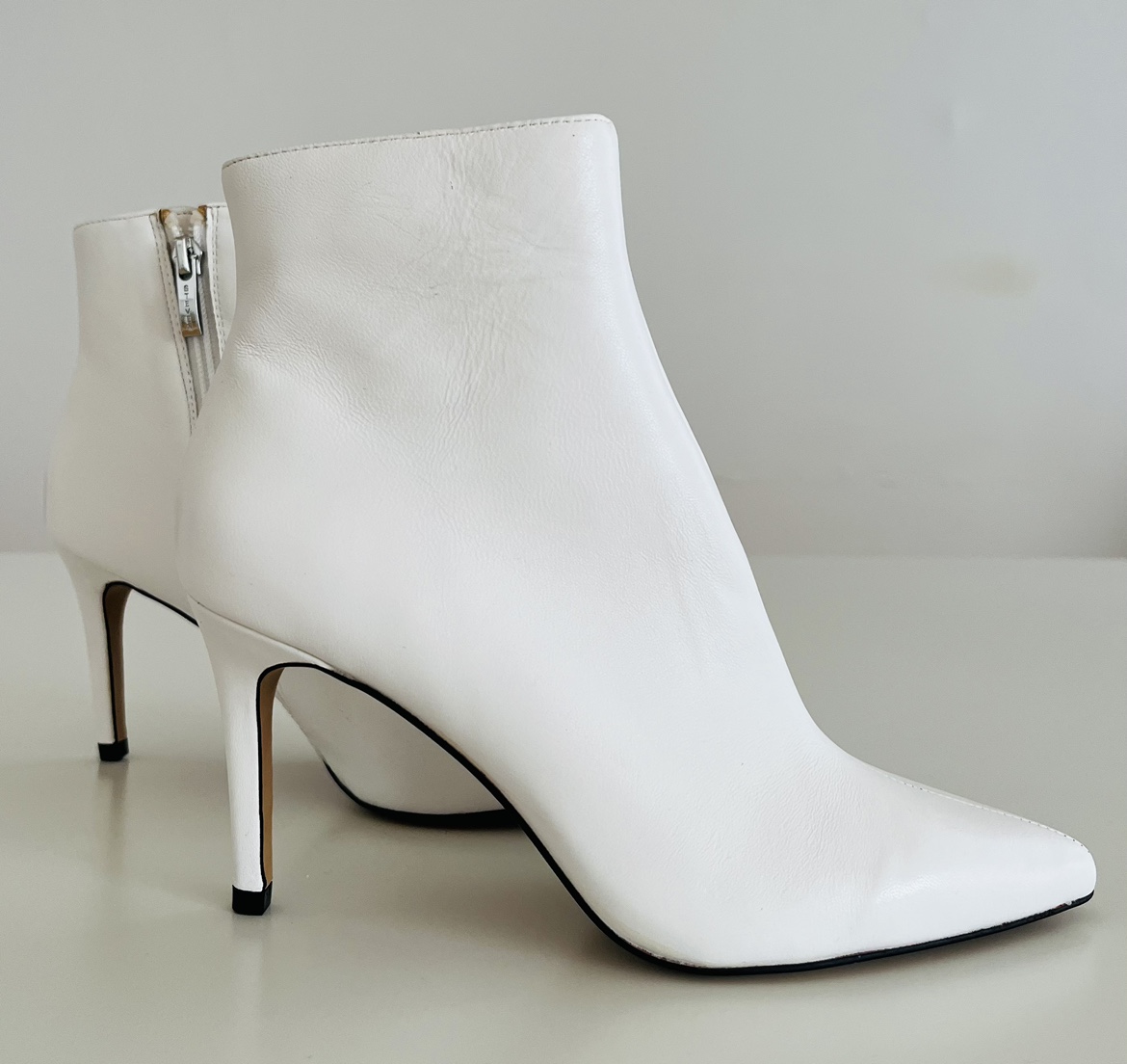 Steve Madden Logic White Leather Ankle Boots. Size 6. New - photo 4