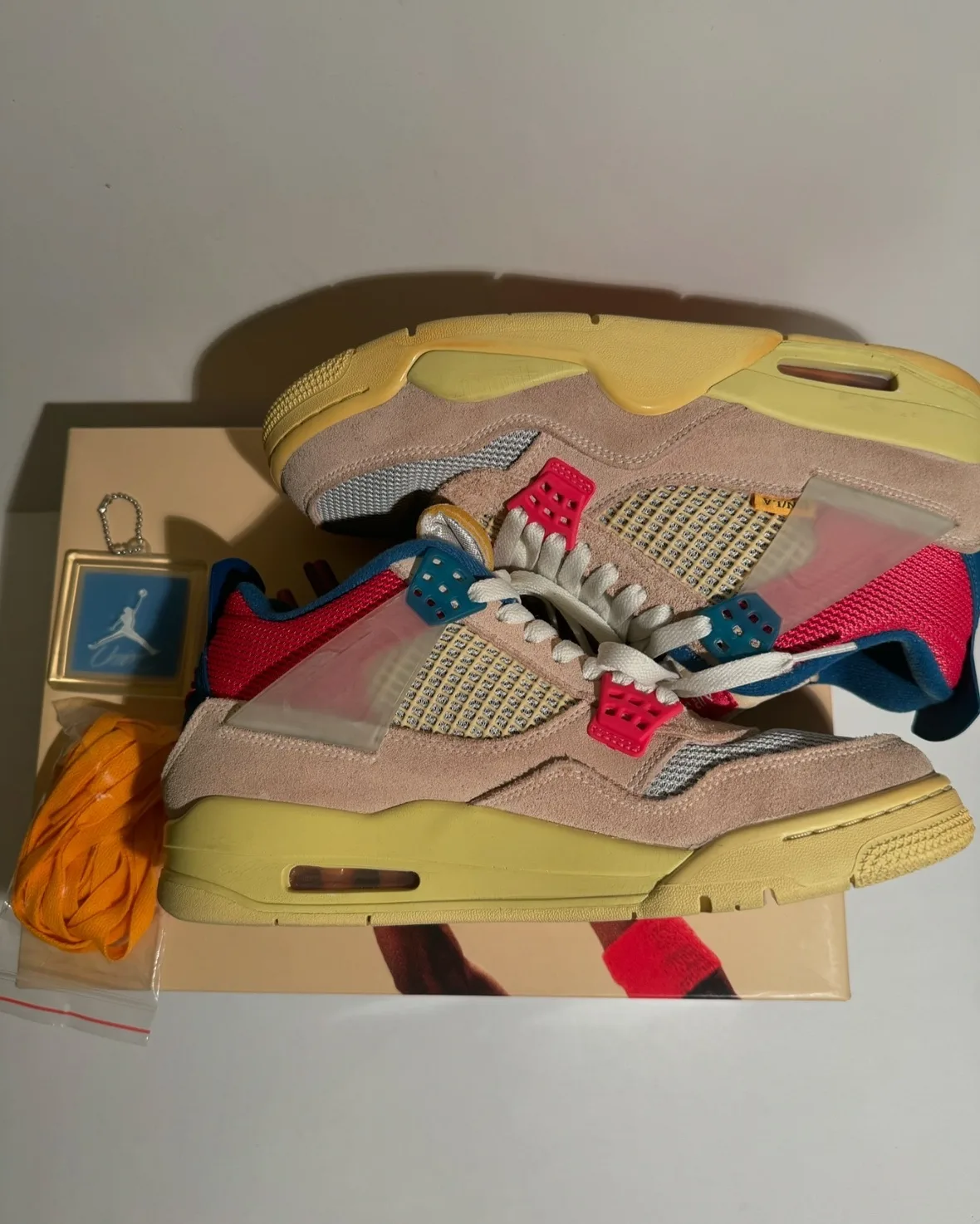 Jordan 4 Union Guava size 9 image indicator(6)