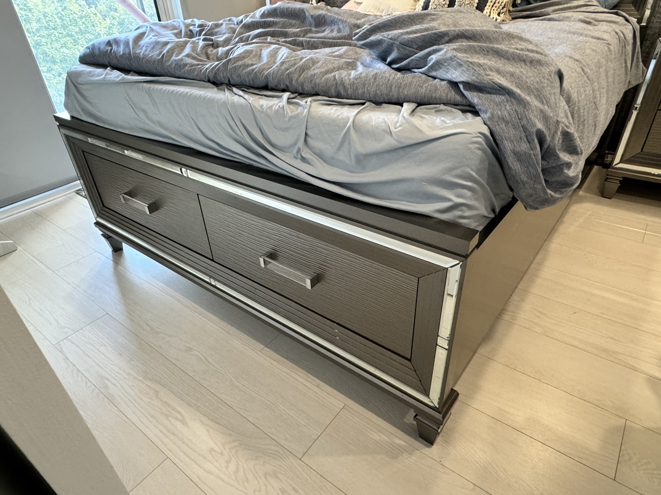 Queen Size Bed Frame with Two Nightstands - photo 2