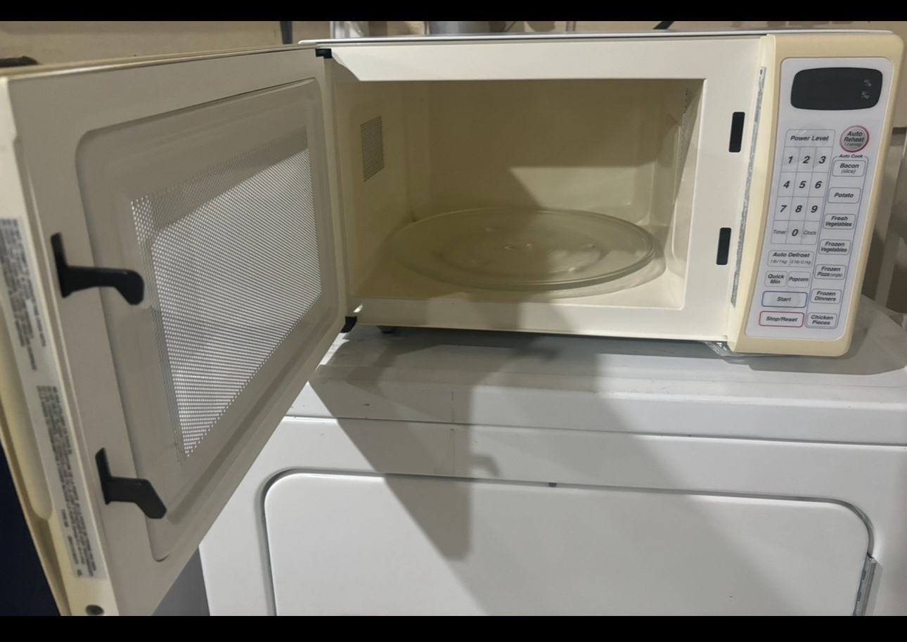 Panasonic Microwave - photo 2